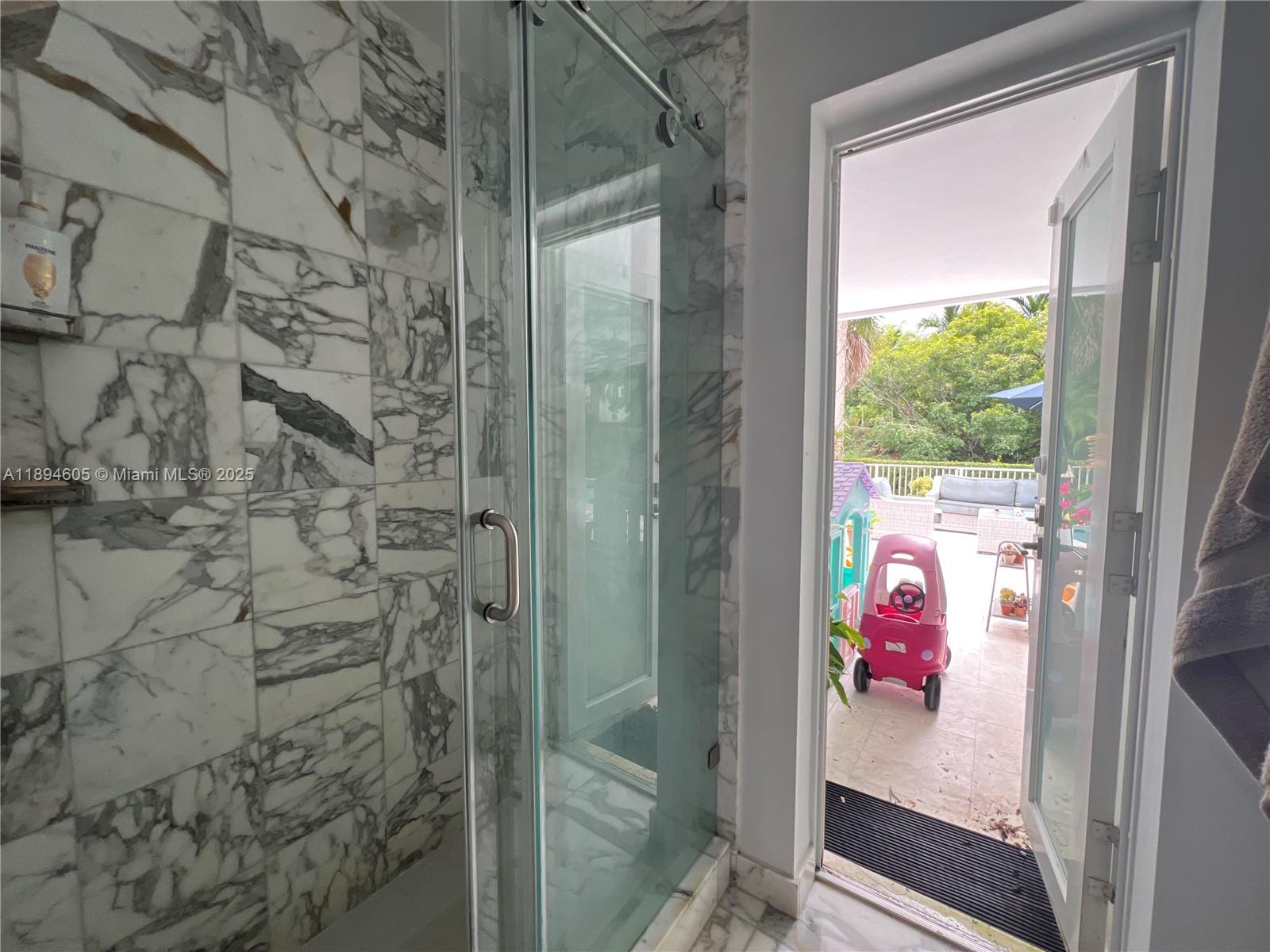 4934 NW 94th Doral Pl Doral, FL 33178