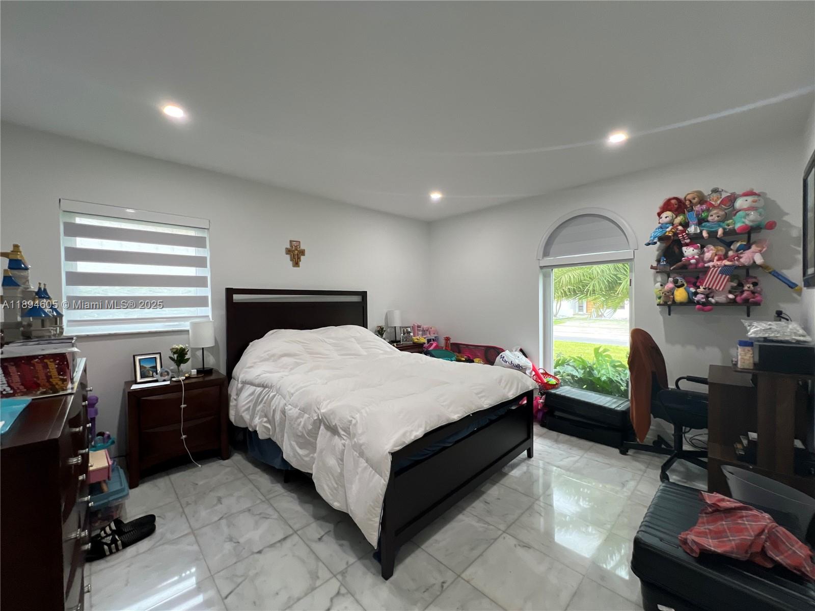 4934 NW 94th Doral Pl Doral, FL 33178