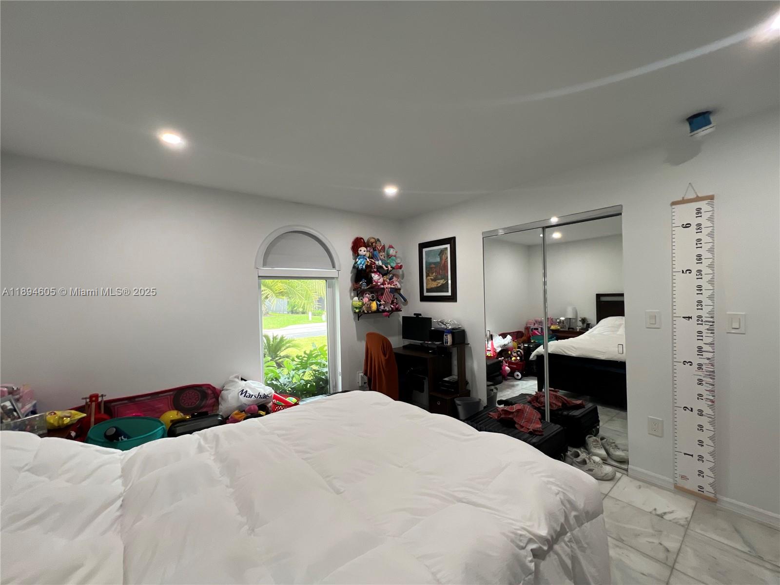 4934 NW 94th Doral Pl Doral, FL 33178