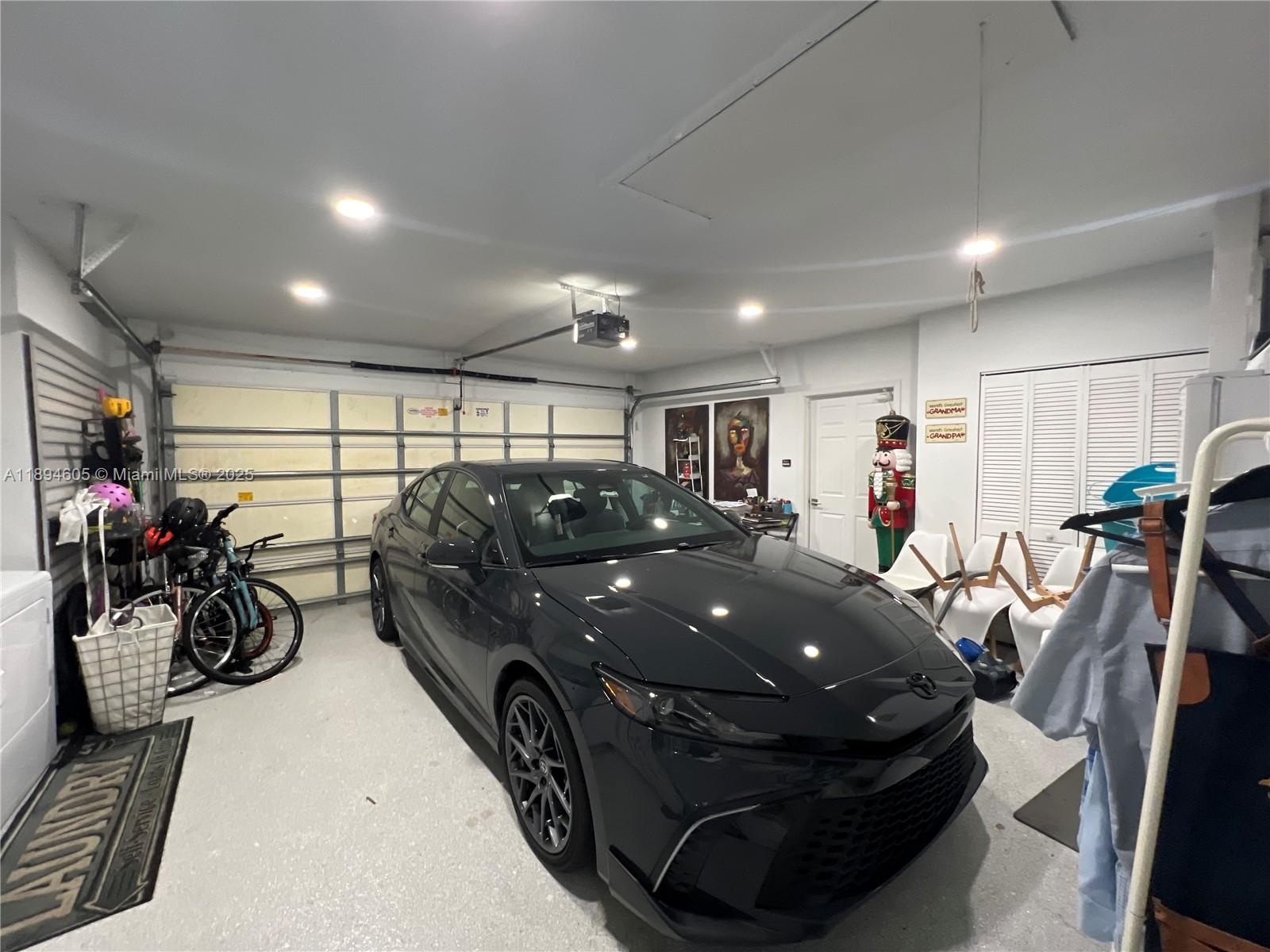 4934 NW 94th Doral Pl Doral, FL 33178