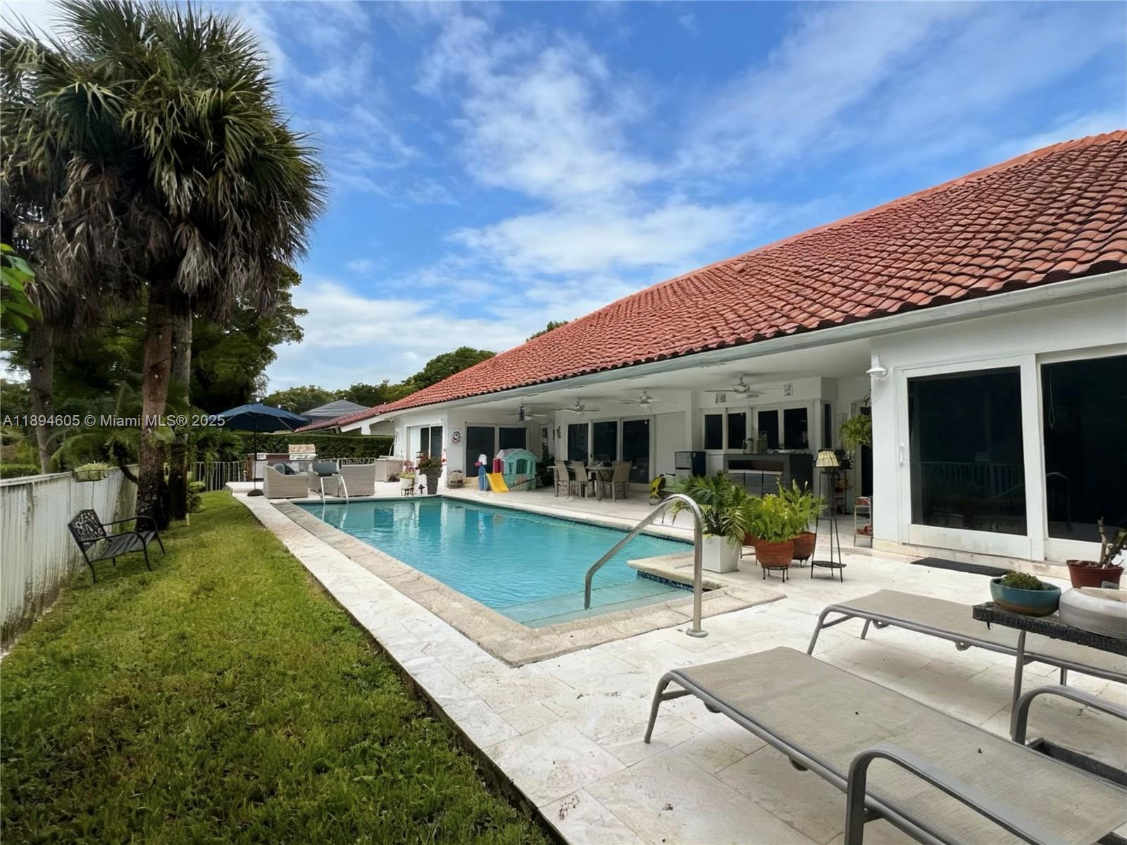 4934 NW 94th Doral Pl Doral, FL 33178