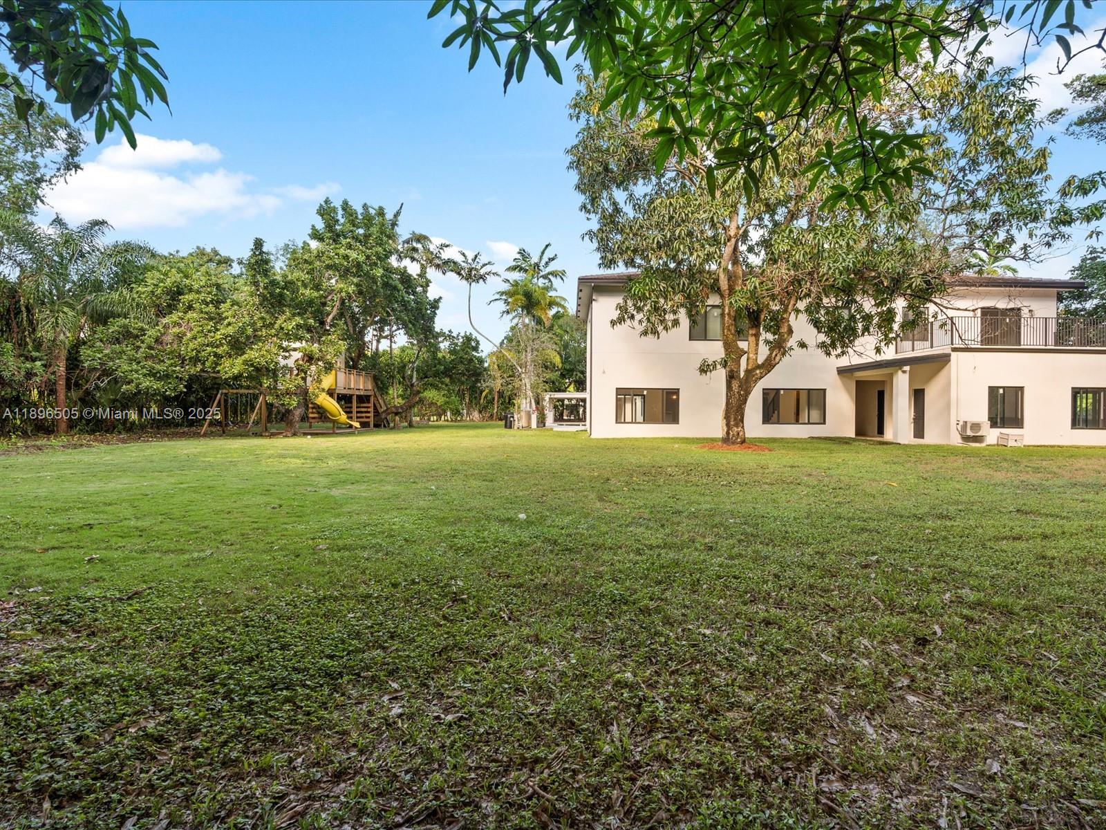 8501 SW 68th St Rd Miami, FL 33143