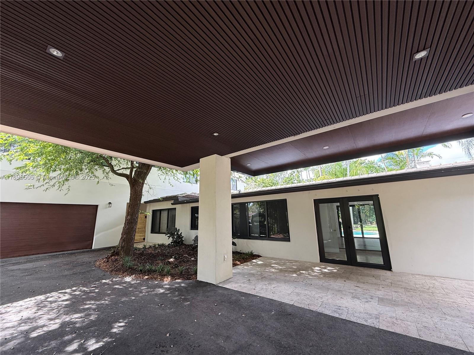 8501 SW 68th St Rd Miami, FL 33143