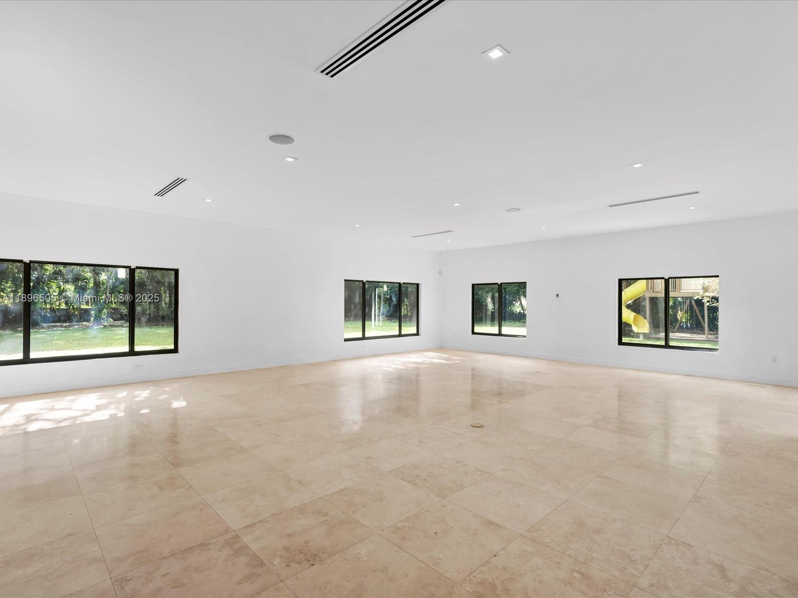 8501 SW 68th St Rd Miami, FL 33143