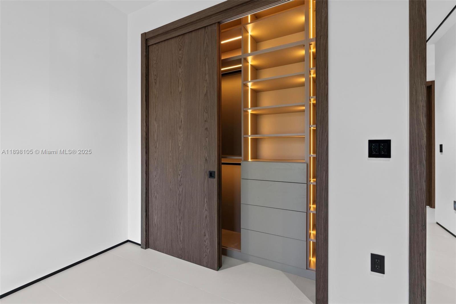 7755 SW 85th Ct Miami, FL 33143