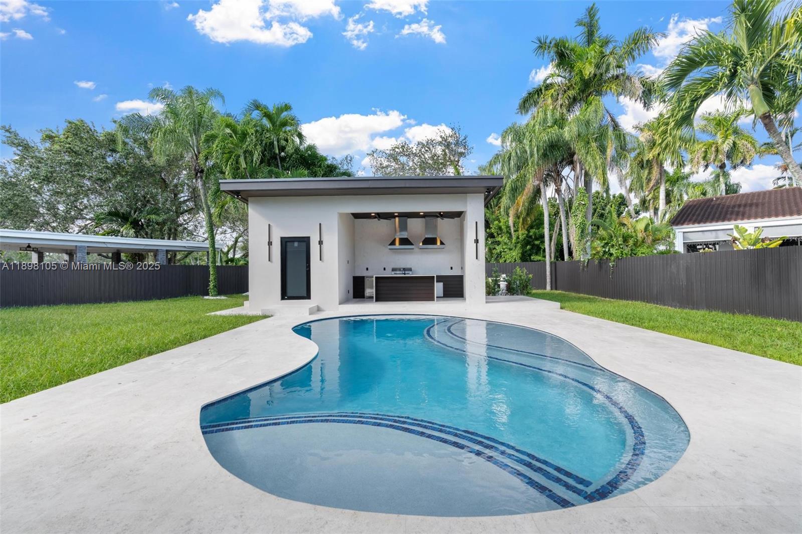 7755 SW 85th Ct Miami, FL 33143