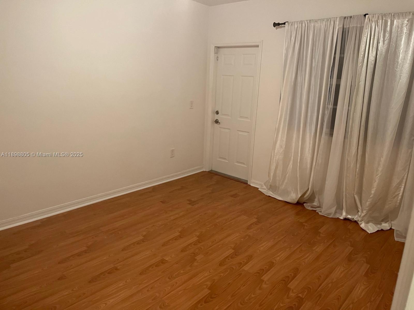 2195 Bay Dr #6 Miami Beach, FL 33141