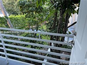 2195 Bay Dr #6 Miami Beach, FL 33141