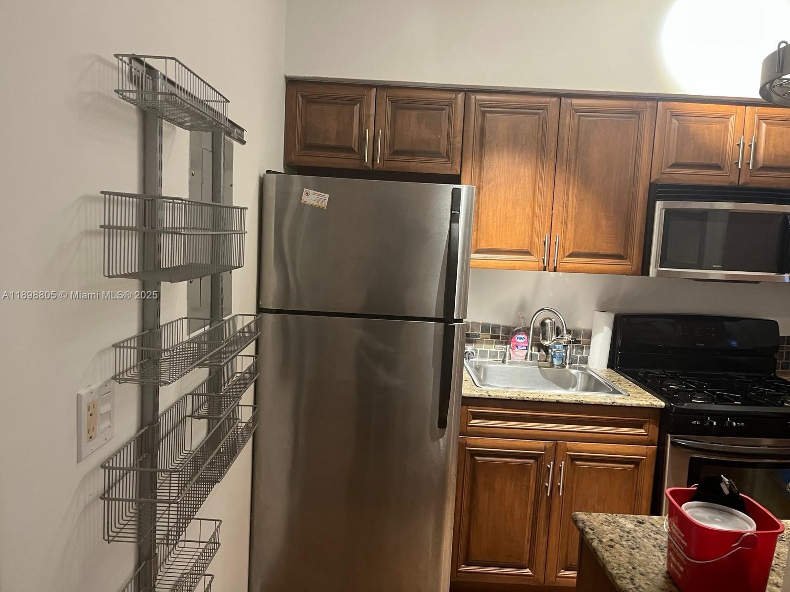 2195 Bay Dr #6 Miami Beach, FL 33141