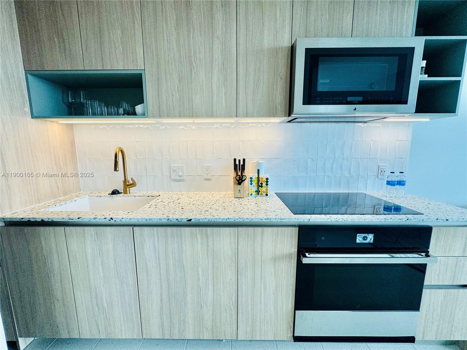 image Gale/natiivo11