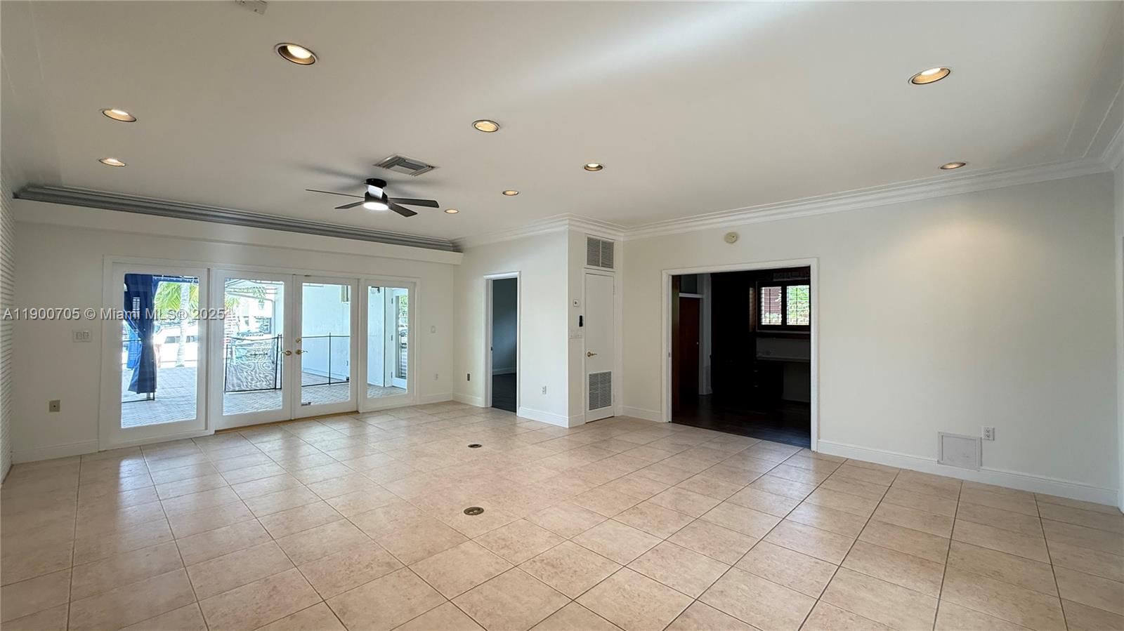 2075 Arch Crk Dr #2075 North Miami, FL 33181