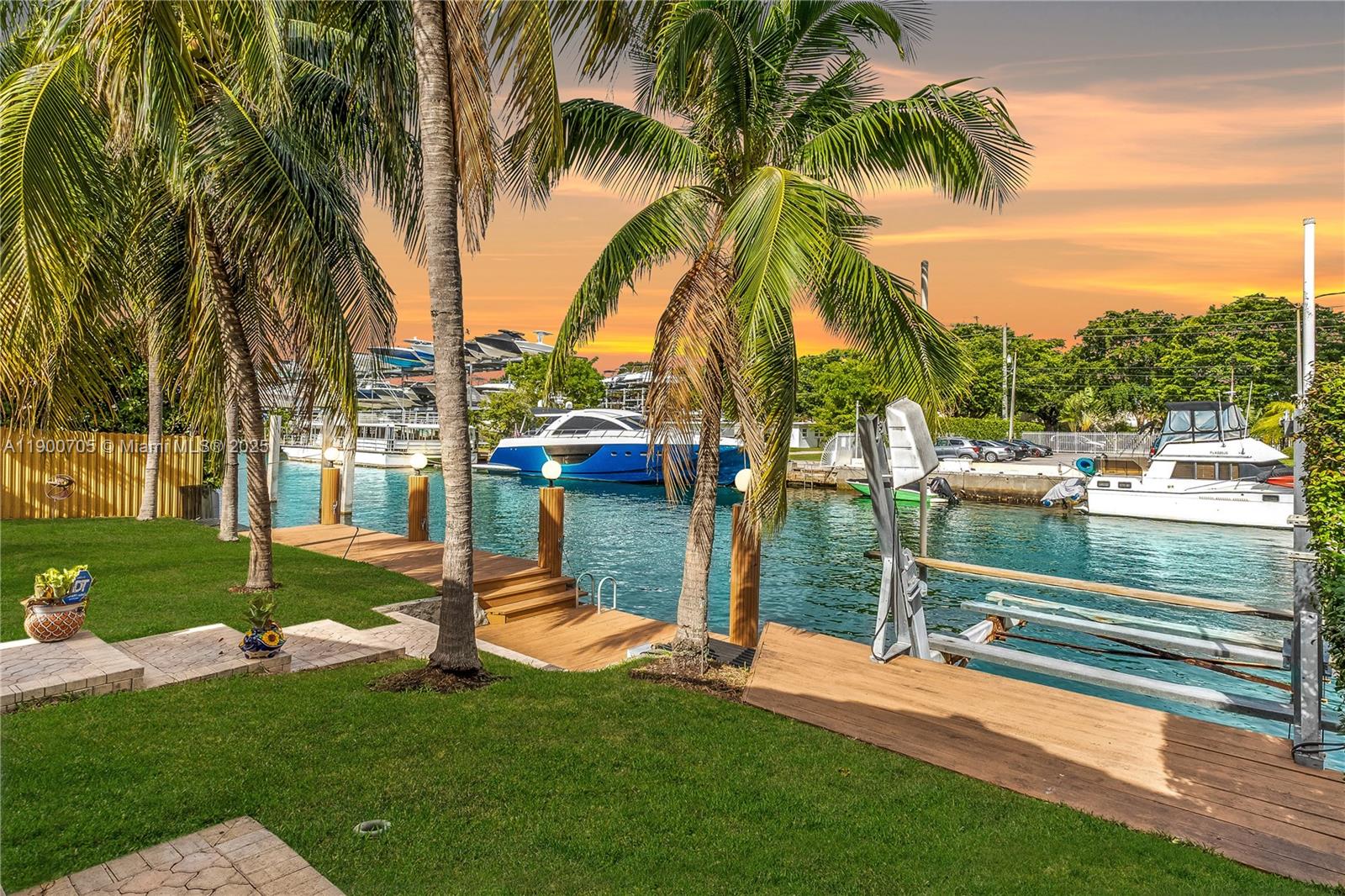 2075 Arch Crk Dr #2075 North Miami, FL 33181