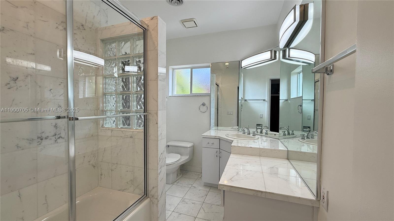 2075 Arch Crk Dr #2075 North Miami, FL 33181