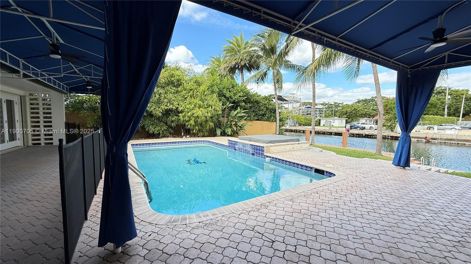 2075 Arch Crk Dr #2075 North Miami, FL 33181