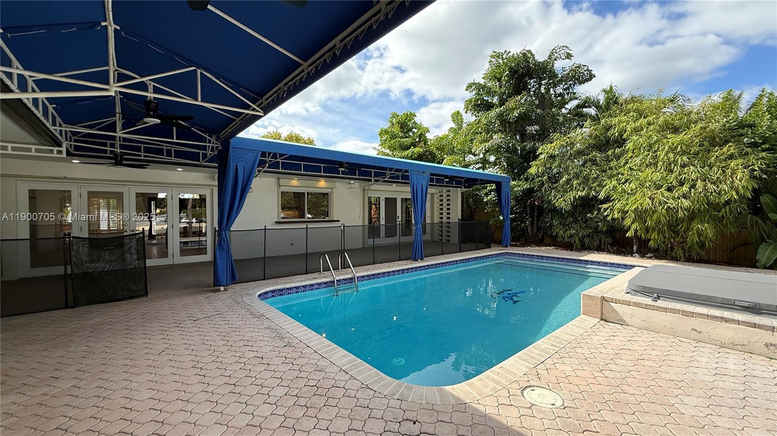 2075 Arch Crk Dr #2075 North Miami, FL 33181