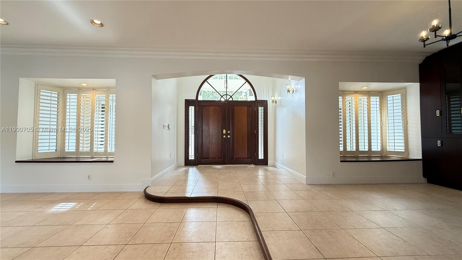 2075 Arch Crk Dr #2075 North Miami, FL 33181