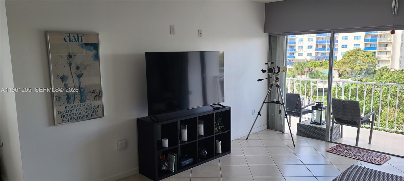 image Arlen House West13