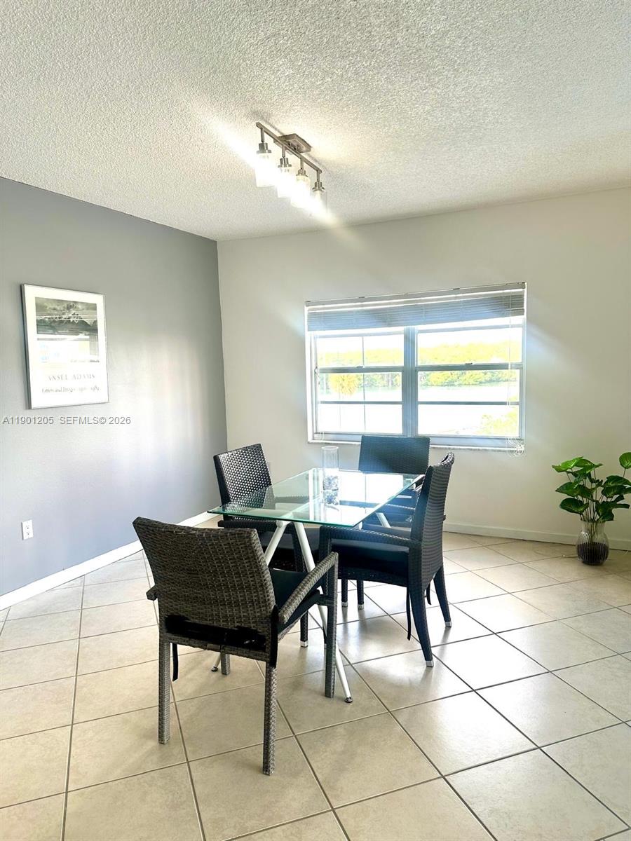 image Arlen House West8