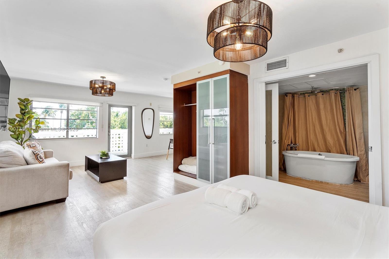 1024 Ocean Dr #A301 Miami Beach, FL 33139