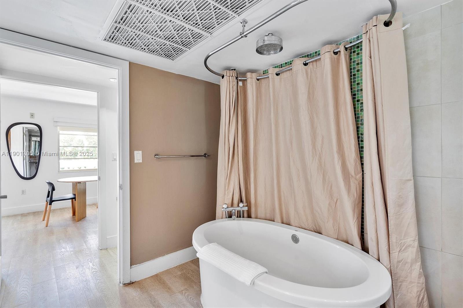 1024 Ocean Dr #A301 Miami Beach, FL 33139