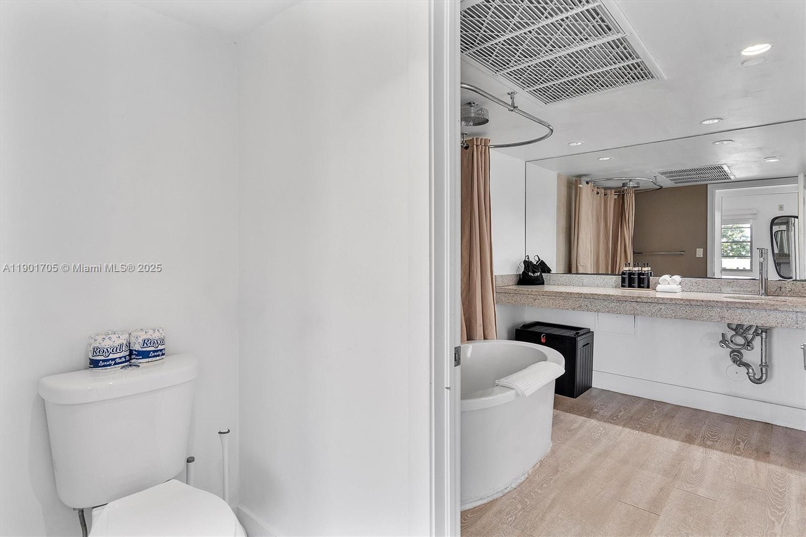 1024 Ocean Dr #A301 Miami Beach, FL 33139