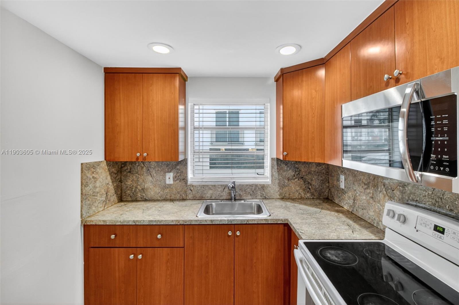 500 NE 26th St #4B
