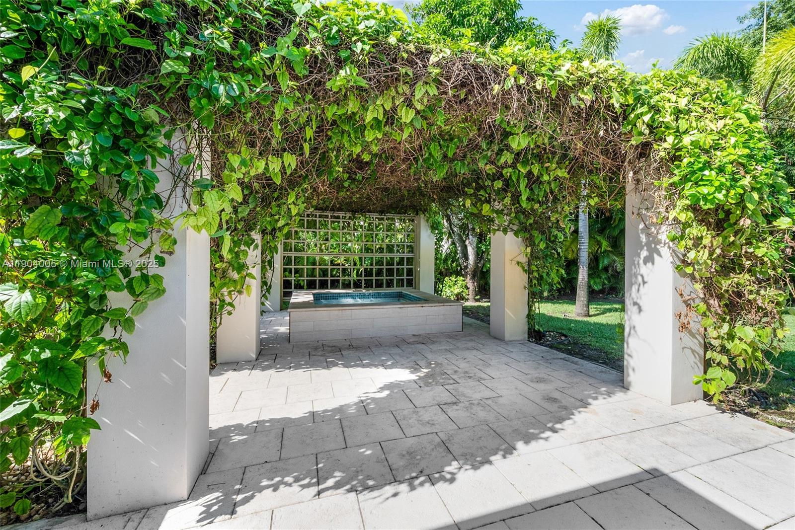 7801 SW 128th St Pinecrest, FL 33156