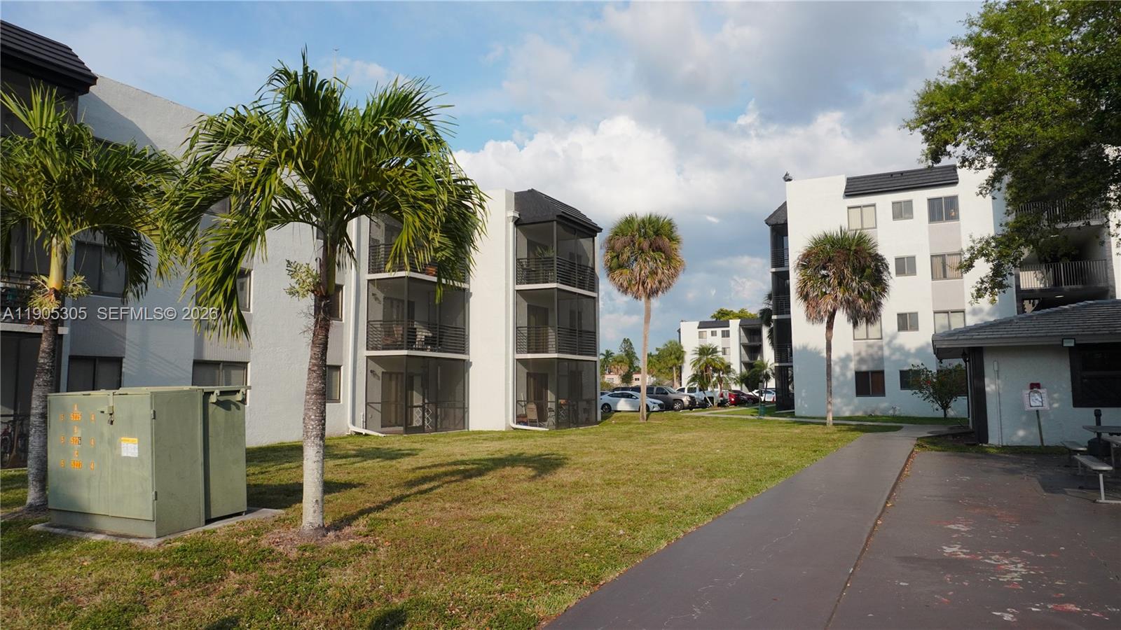 3710 N Pine Is Rd #320