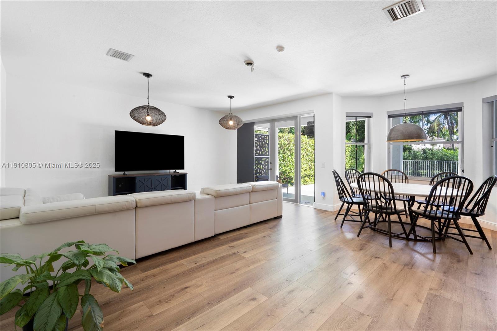 932 Nandina Dr #932 Weston, FL 33327