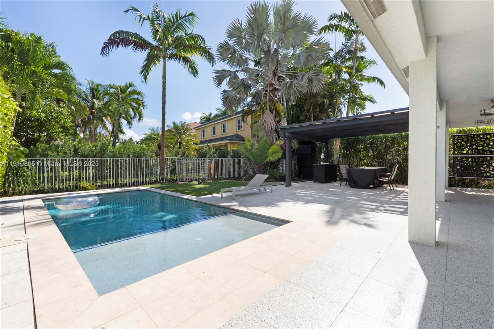 932 Nandina Dr #932 Weston, FL 33327