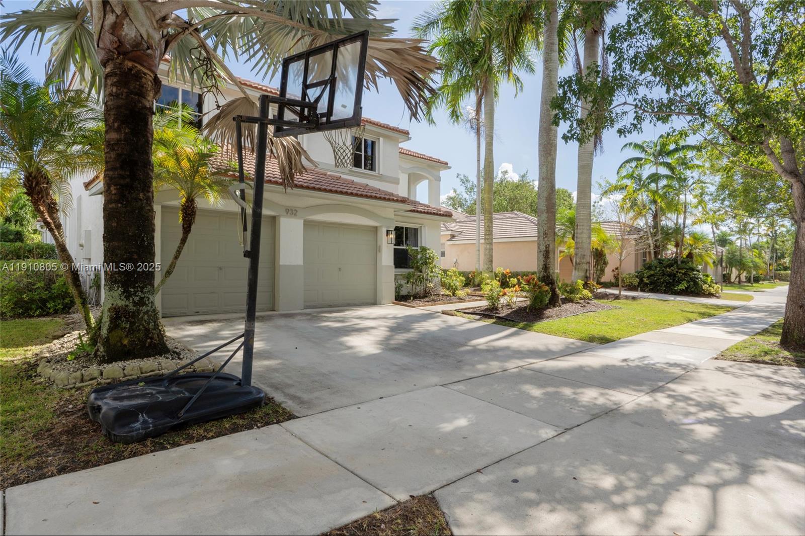 932 Nandina Dr #932 Weston, FL 33327