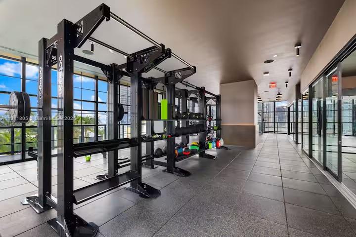 image Natiivo/ Gale Miami29