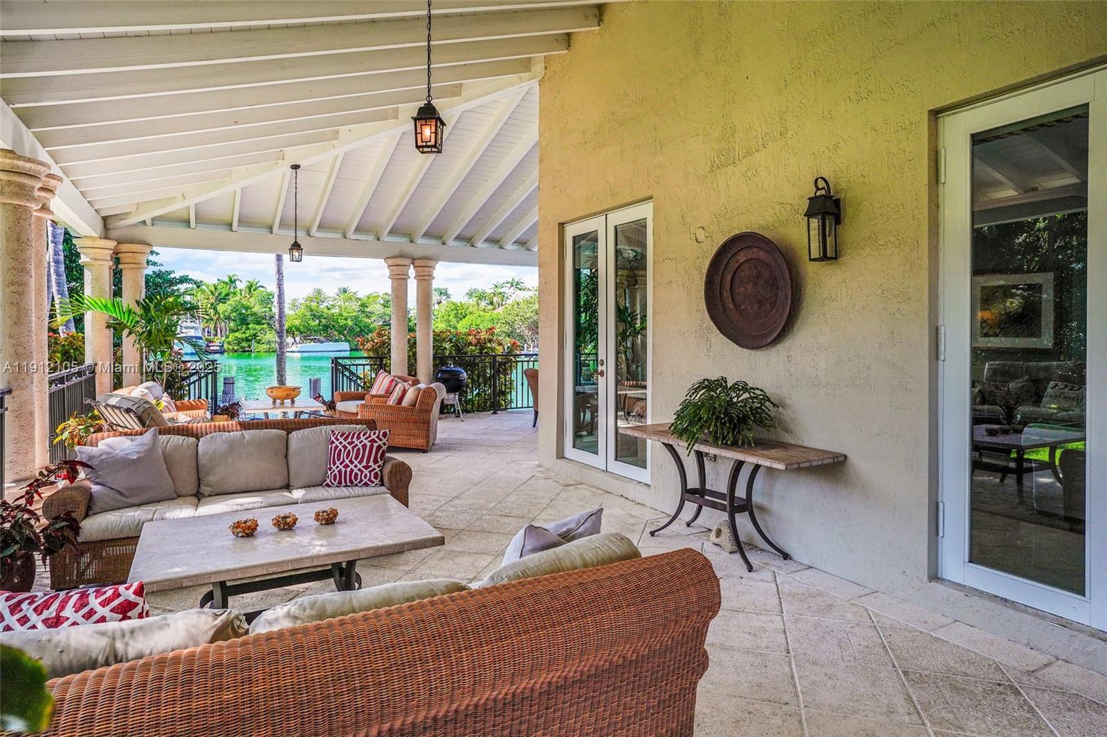 550 Harbor Dr Key Biscayne, FL 33149