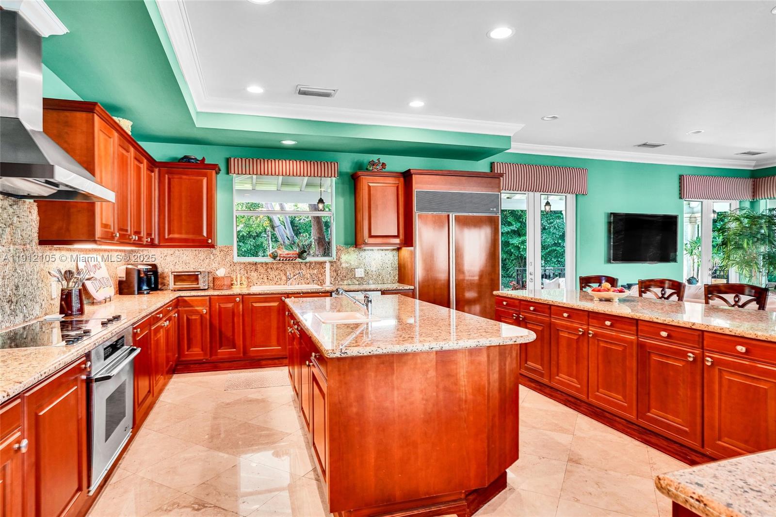 550 Harbor Dr Key Biscayne, FL 33149