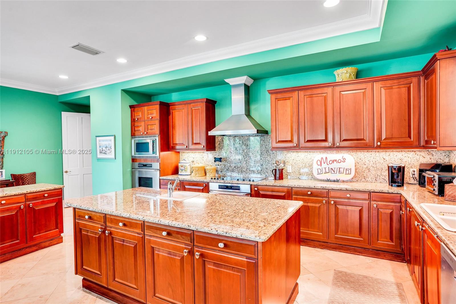 550 Harbor Dr Key Biscayne, FL 33149