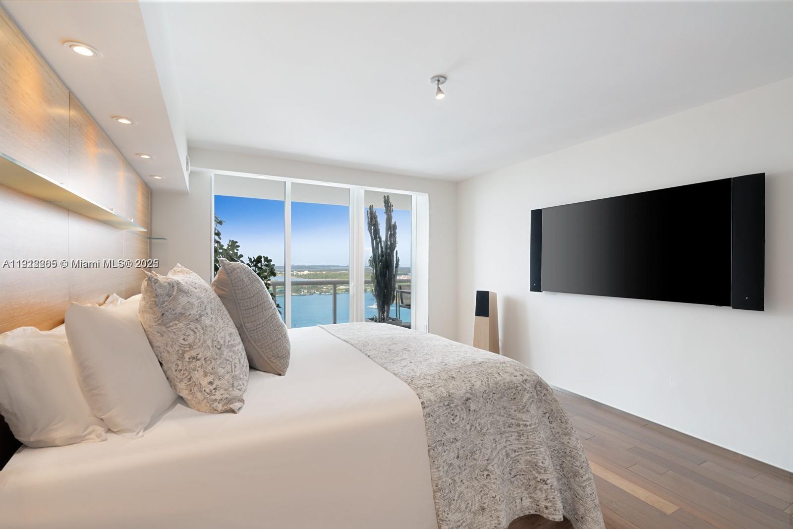 450 Alton Rd #3303 Miami Beach, FL 33139