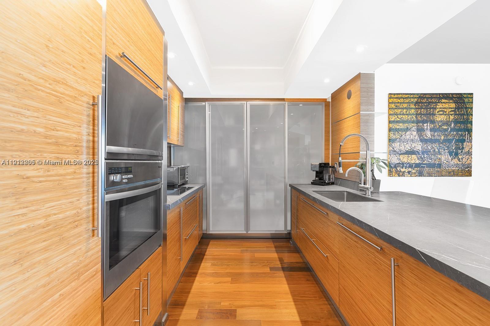 450 Alton Rd #3303 Miami Beach, FL 33139