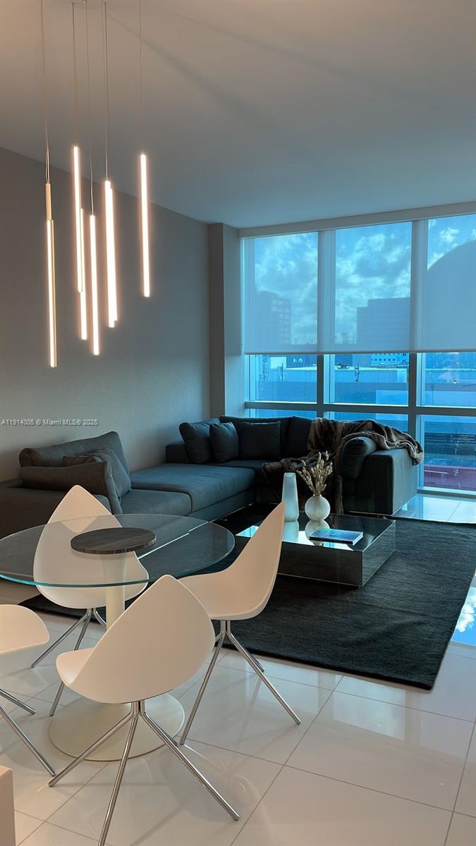 851 NE 1st Ave #1006