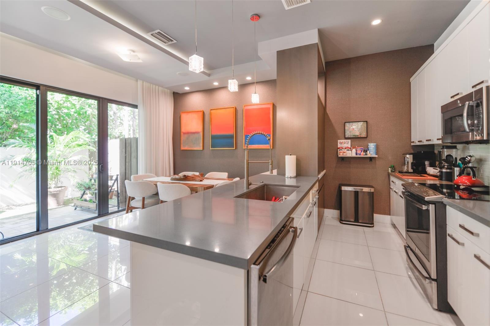 3318 Day Ave #7 Miami, FL 33133