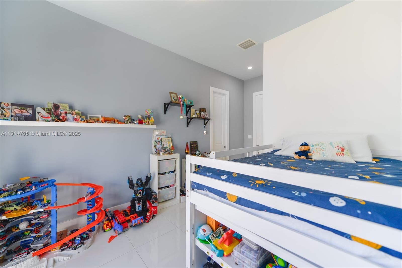 3318 Day Ave #7 Miami, FL 33133