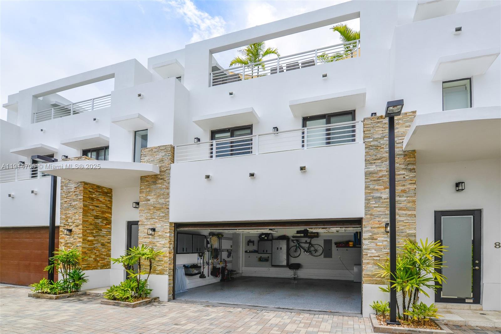 3318 Day Ave #7 Miami, FL 33133