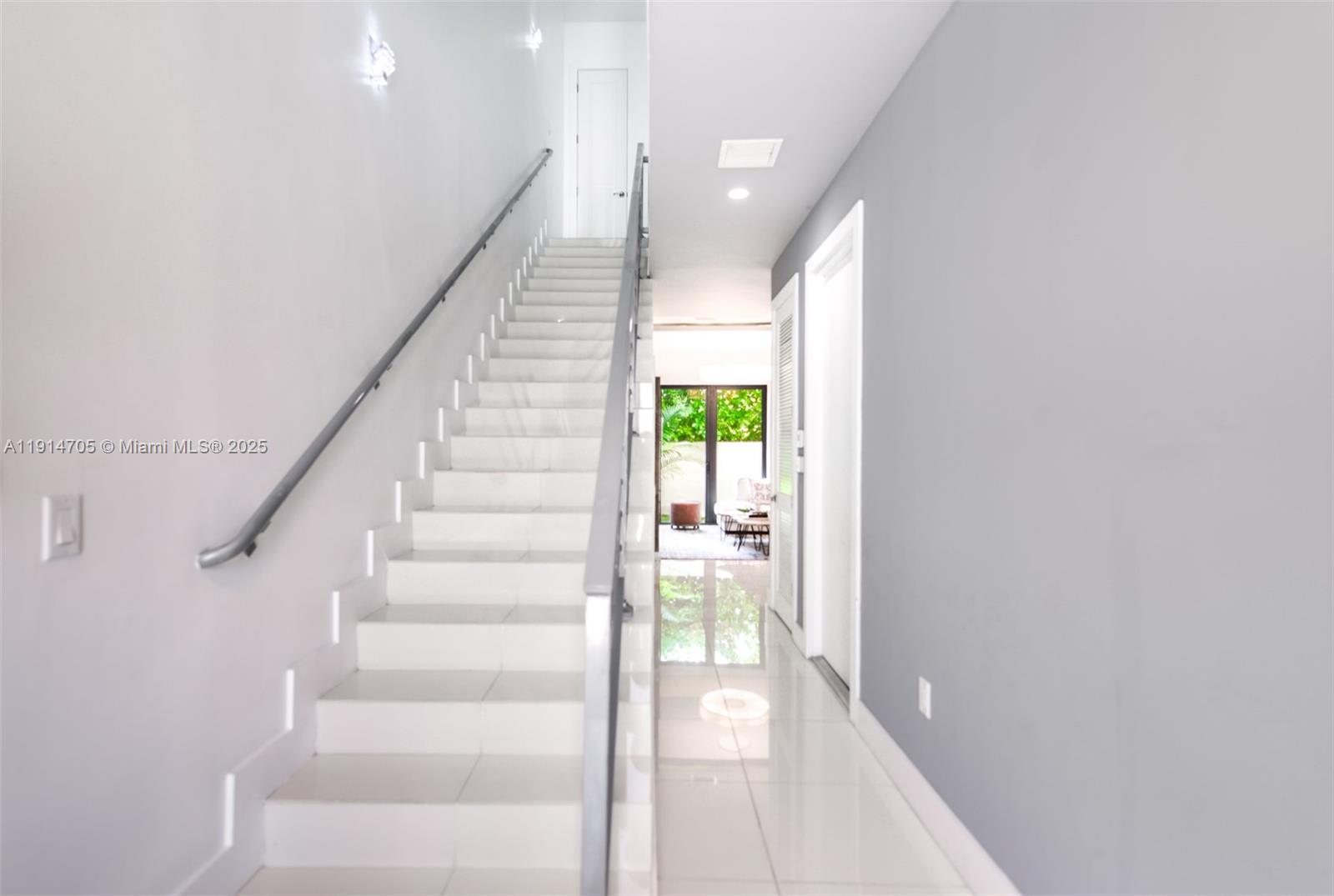 3318 Day Ave #7 Miami, FL 33133