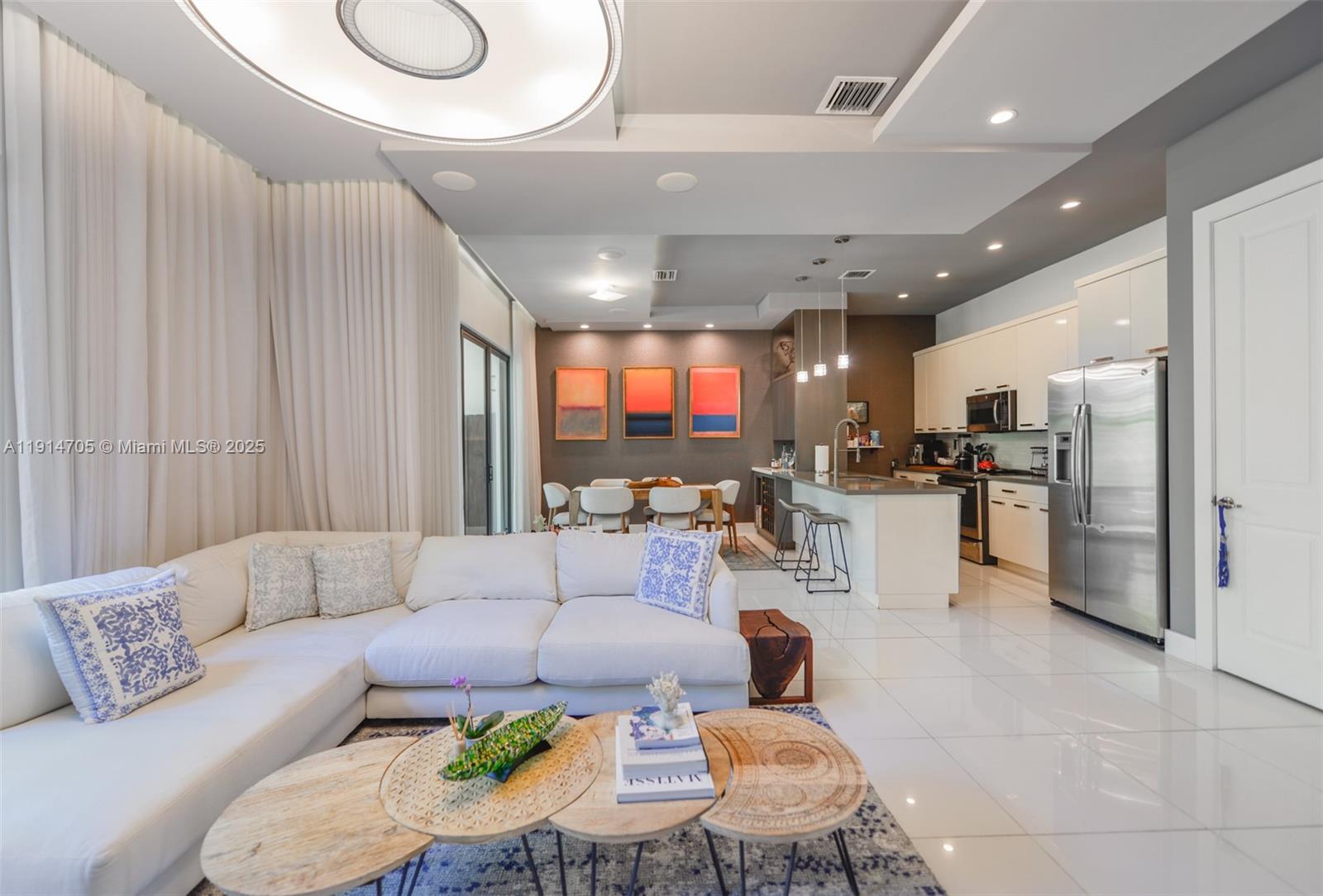 3318 Day Ave #7 Miami, FL 33133