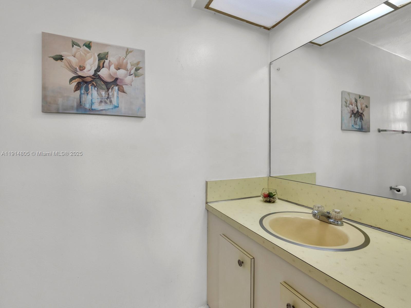 6561 NW 28th St Sunrise, FL 33313