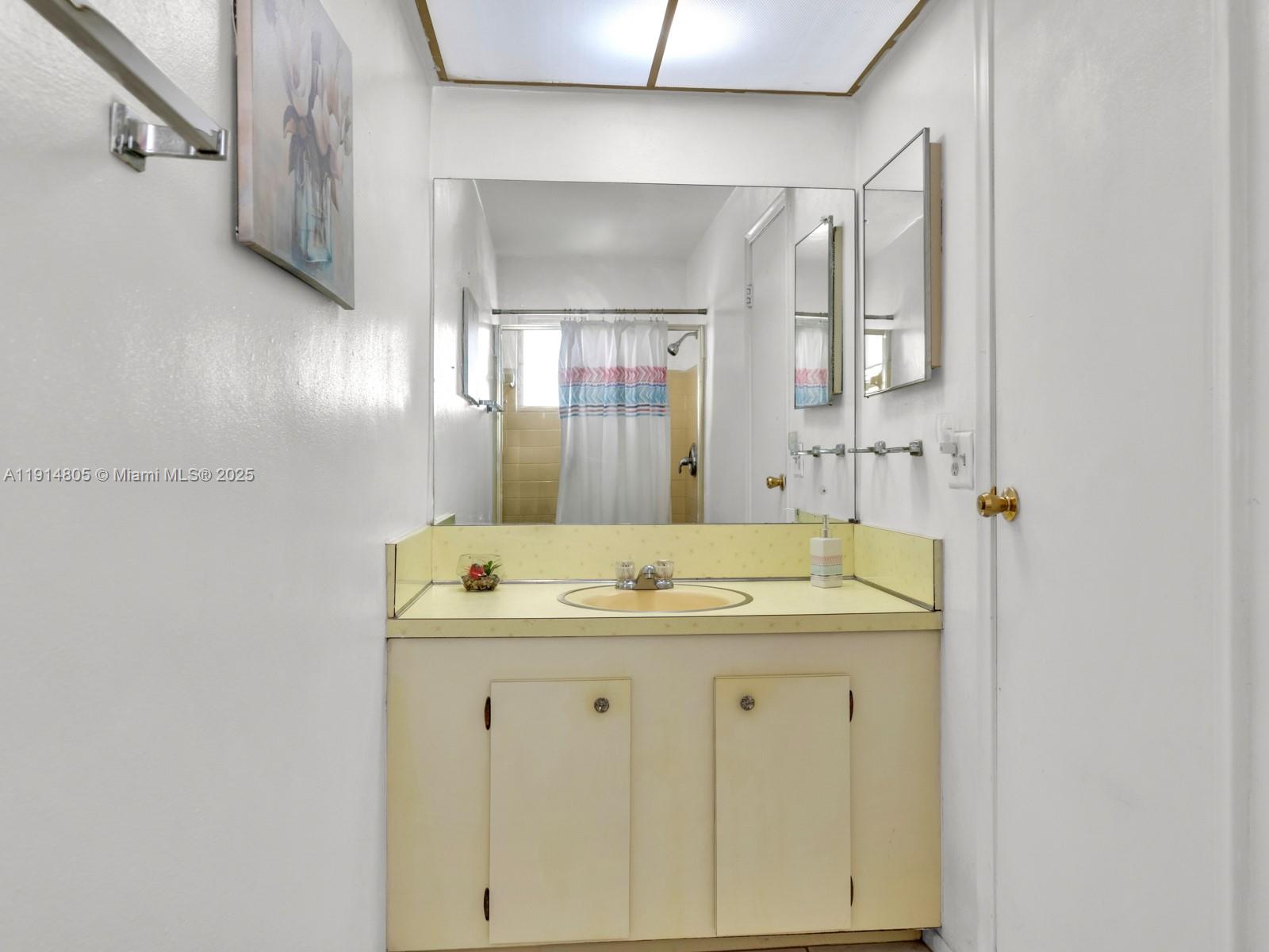 6561 NW 28th St Sunrise, FL 33313