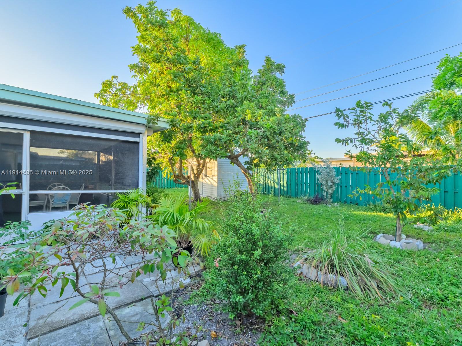 6561 NW 28th St Sunrise, FL 33313