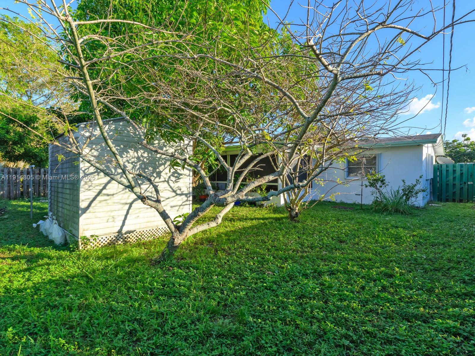 6561 NW 28th St Sunrise, FL 33313