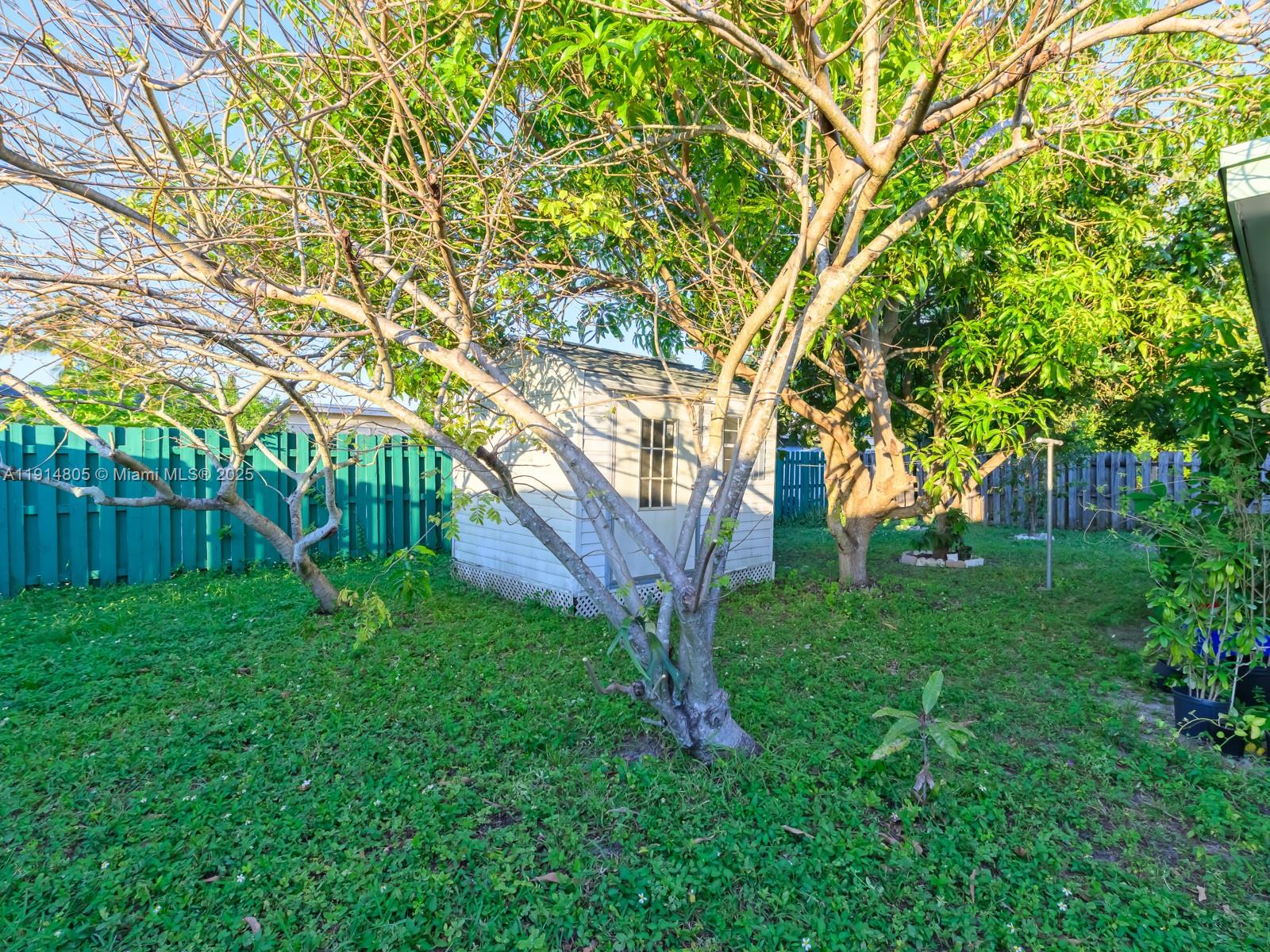 6561 NW 28th St Sunrise, FL 33313