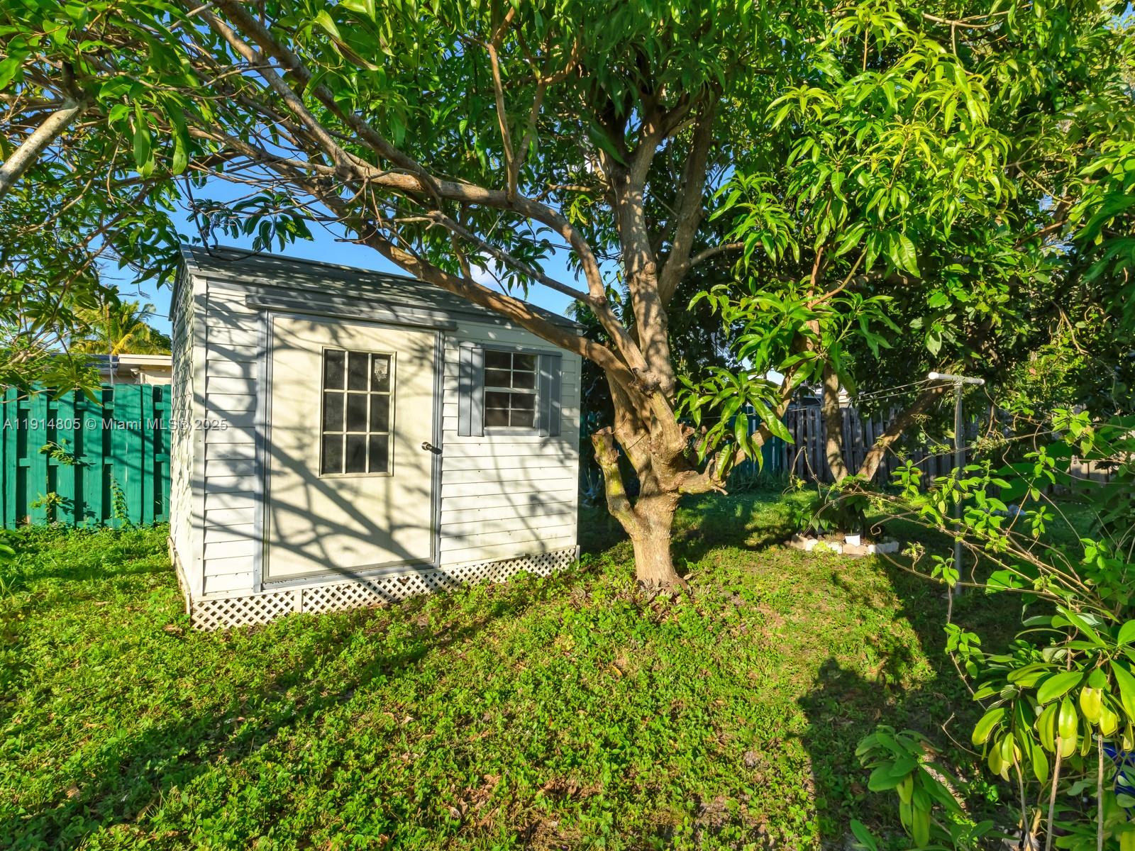 6561 NW 28th St Sunrise, FL 33313