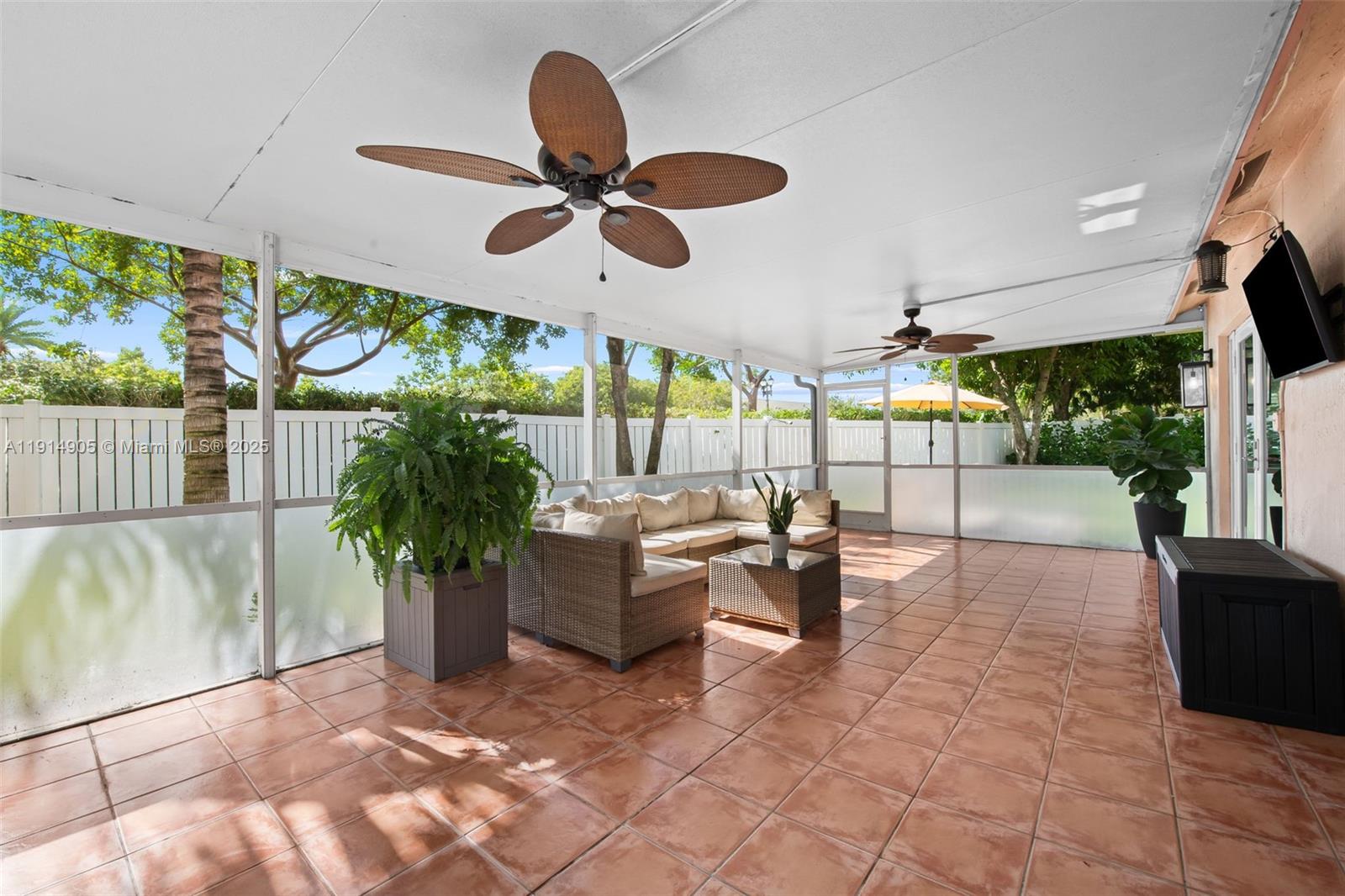 6232 NW 38th Dr Coral Springs, FL 33067